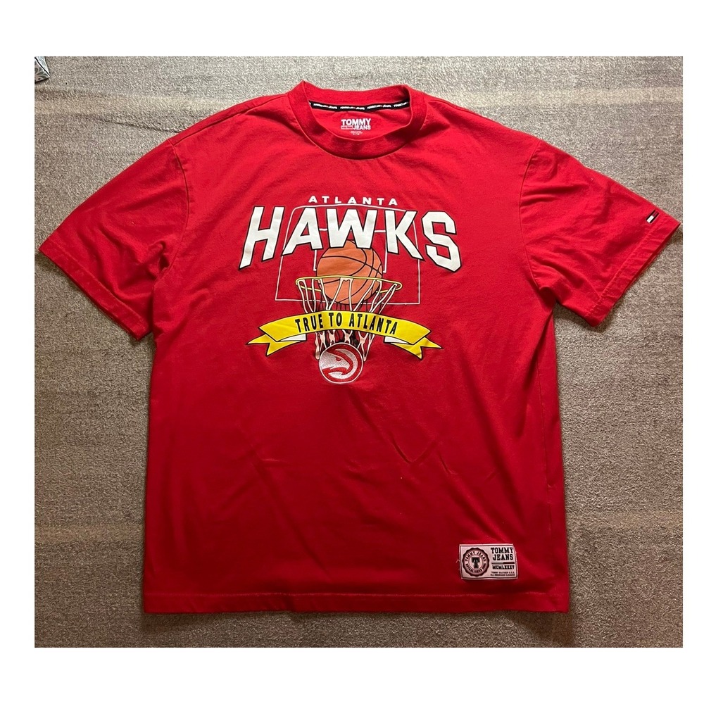 Tommy Jeans Atlanta Hawks T Shirt Mens Large Red Graphic Tee NBA Basketball